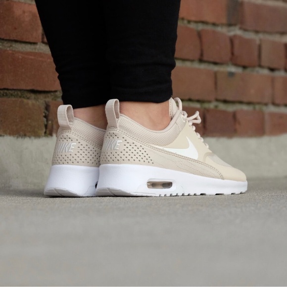 Nike
WMNS Air Max Thea Oatmeal/sail-white - Picture 2 of 8